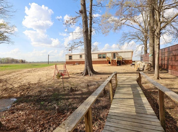 740 White Perch Dr., Columbia, LA 71418