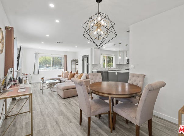 19007 Vanowen St, Reseda, CA 91335