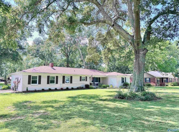 2033 Eastmeade Avenue, Decatur, AL 35601