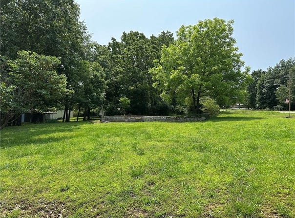 320 Hazelwood  DR, Diamond City, AR 72630