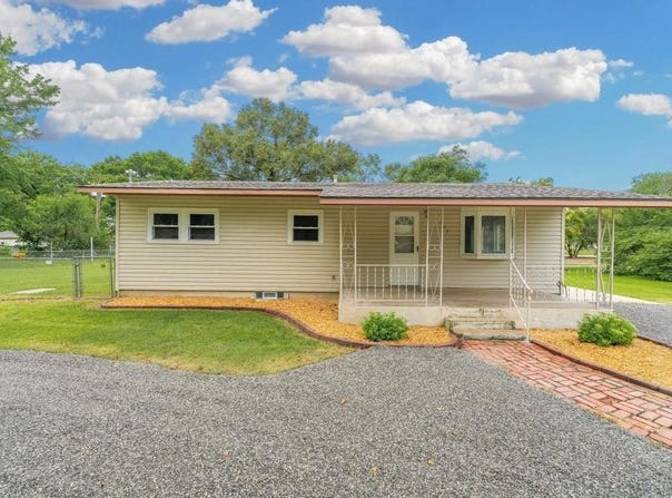 605 E Ninth, Harper, KS 67058