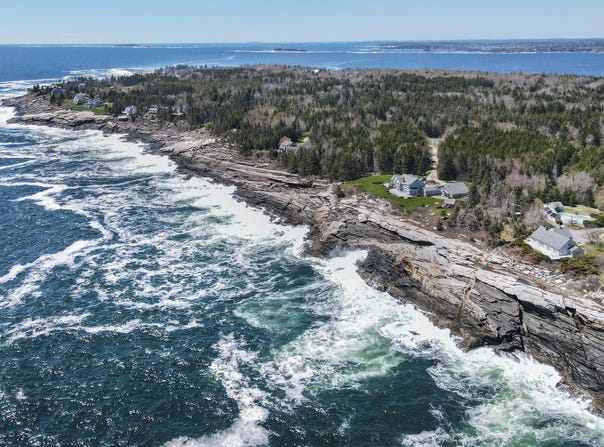 95 Pumpkin Cove Road, Bristol, ME 04554