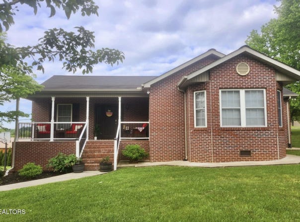 8405 Graceland Rd, Corryton, TN 37721