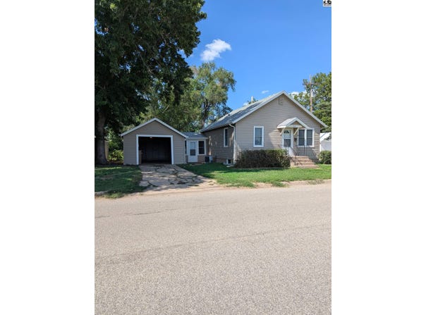 309 E Taylor, Lyons, KS 67554