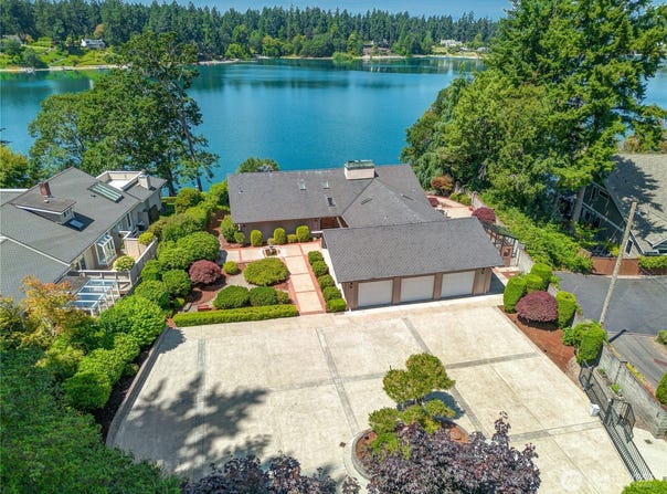 6638 Hilltop Lane, Lakewood, WA 98499