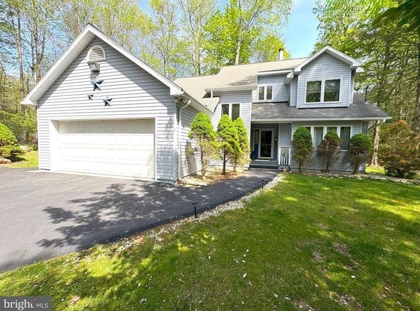 1010 REDLAWN LANE, LAKE ARIEL, PA 18436