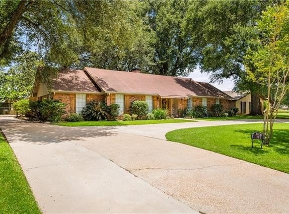 400 PARKWAY Drive, Natchitoches, LA 71457