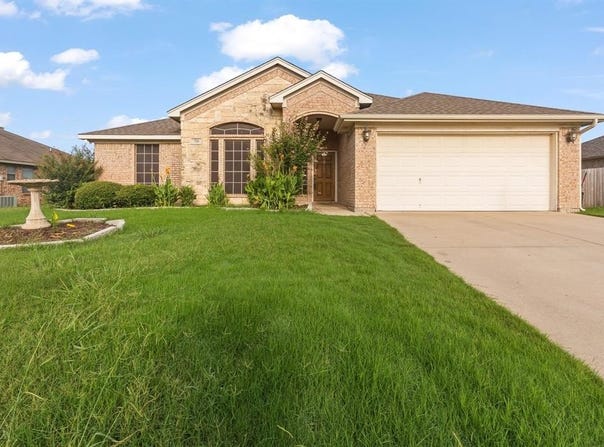 726 E Sheila Circle, Joshua, TX 76058