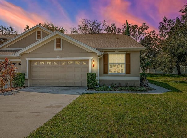 656 SPRING LAKE CIRCLE W, TARPON SPRINGS, FL 34688