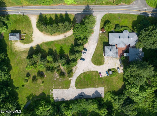 2049 South Undermountain Rd, Sheffield, MA 01257
