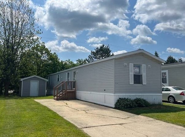 59264  Cary Lane, New Haven, MI 48048