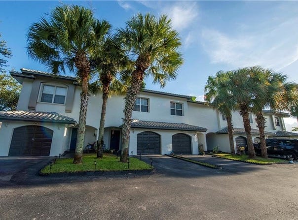 9746 NW 35th St, Coral Springs, FL 33065