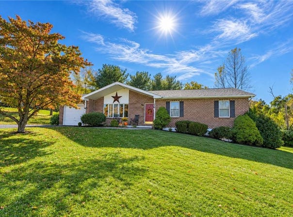 7005 Dogwood Circle, SLATINGTON, PA 18080