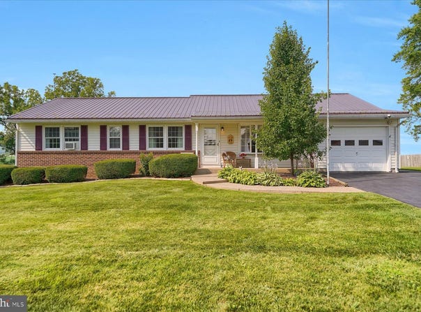 120 HEARTWOOD STREET, BELLEFONTE, PA 16823