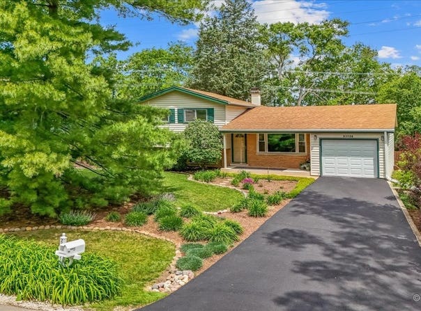 23W328 Great Western Avenue, Glen Ellyn, IL 60137