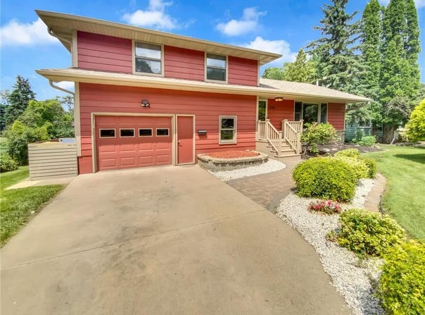 706 Greenvale Avenue W, Northfield, MN 55057