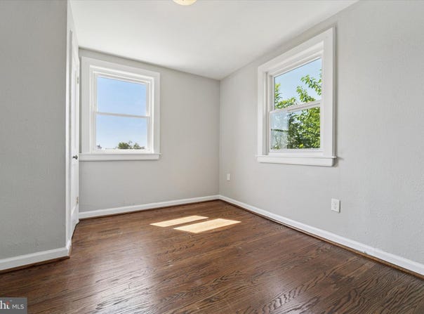 2111 DELMAR DRIVE, FOLCROFT, PA 19032