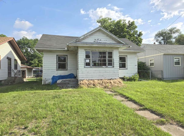 234 E Riverside, LOVES PARK, IL 61111