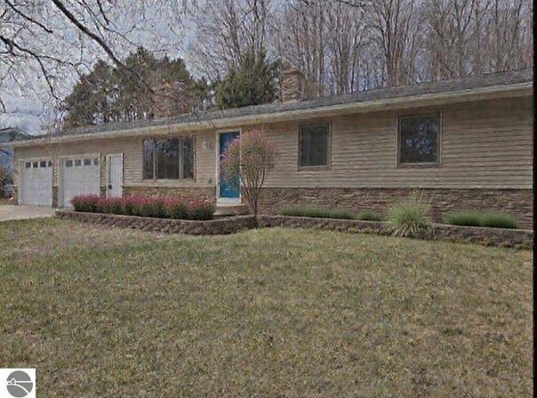 1830 S West Bay Shore Drive, Suttons Bay, MI 49682