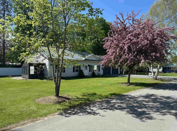 195 Pearl Street, Newport City, VT 05855