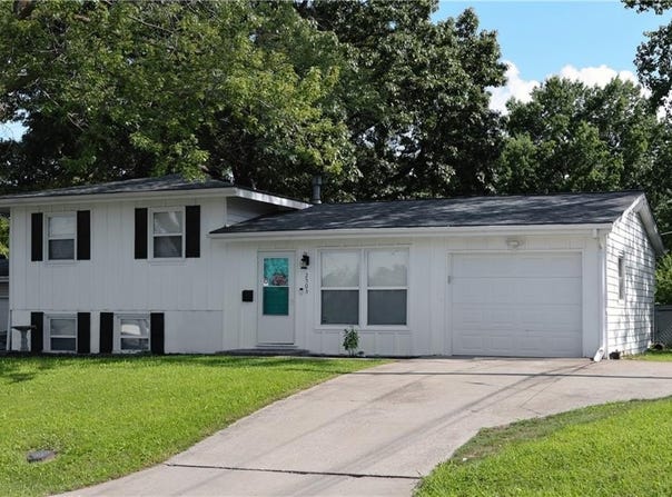 2503 NE 64TH Street, Gladstone, MO 64118