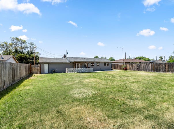 2424 Crater Lake Avenue, Medford, OR 97504