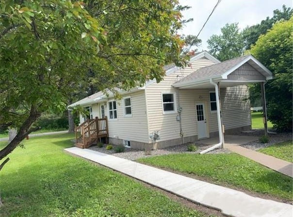 102 Pine Street, Floodwood, MN 55736
