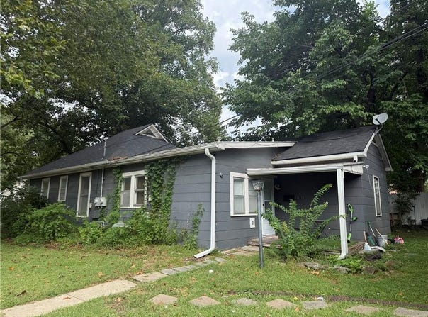 13011 8th Street, Grandview, MO 64030
