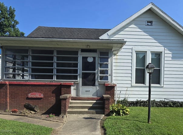 1007 N 10th Street, Vincennes, IN 47591