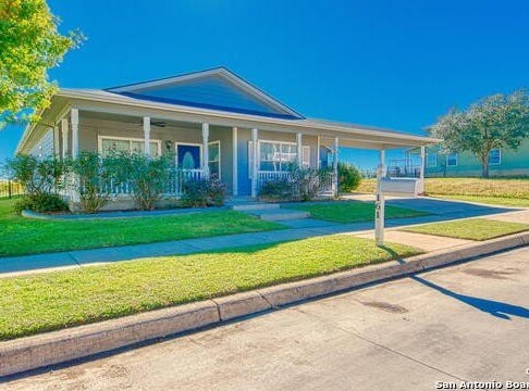 161 Whitewing Way, Floresville, TX 78114
