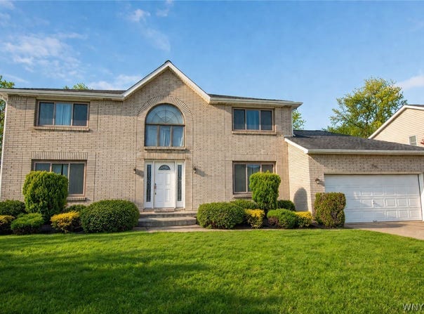 5 Hidden Trail, Lancaster, NY 14086