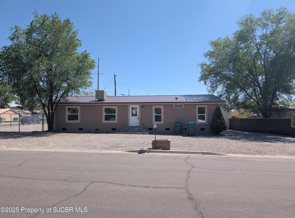 1205 ALPINE Street, Farmington, NM 87401