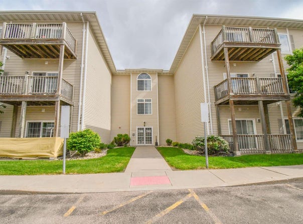 7446 S Louise Ave Ave, Sioux Falls, SD 57108