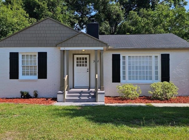 2008 CARR STREET, PALATKA, FL 32177