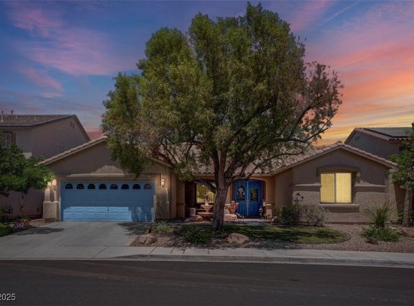 5896 Shining Moon Court, Las Vegas, NV 89131