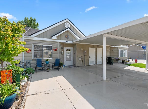 85 E Waterbury Ln, Meridian, ID 83646