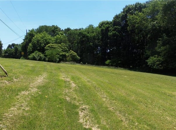 LOCUST Street, Weirton, WV 26062