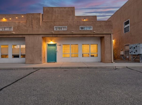 218 Cynthia Loop NW, Albuquerque, NM 87114