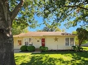 615 W Nash Street, Grapevine, TX 76051