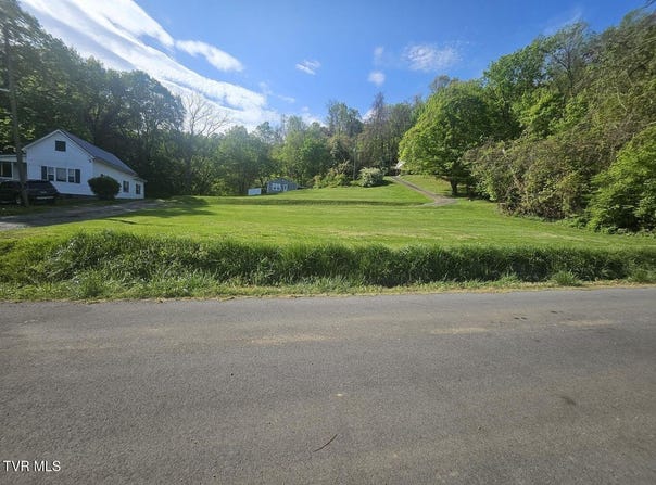 00 College East Street, Rogersville, TN 37857