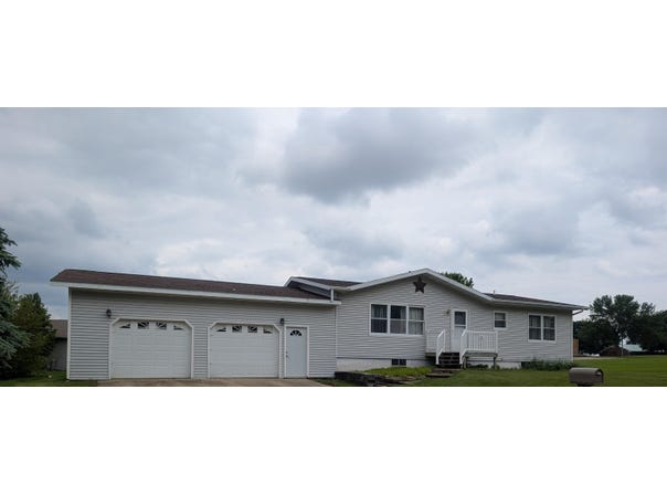 1205 Lakeside Avenue, Lake Park, IA 51347