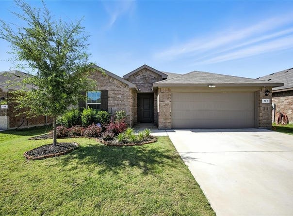 421 Alva Street, Azle, TX 76020