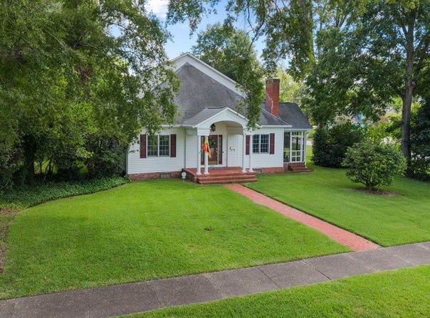 1609 Lucerne Way, New Bern, NC 28560