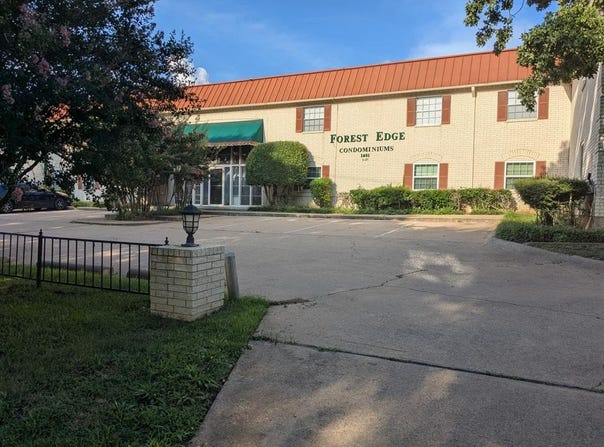 1401 Forest Edge Drive, Arlington, TX 76013