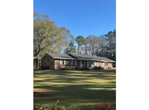 35 Theo's Dr, LAUREL, MS 39443