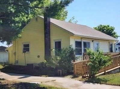 1208 W John Beers Road, Stevensville, MI 49127