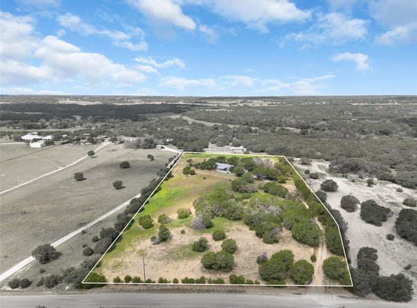 635 Ramms DR, Florence, TX 76527