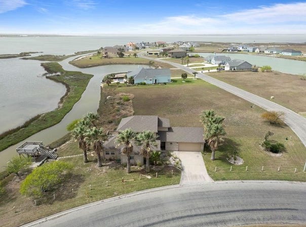 1022 CAPE VELERO DR, ROCKPORT, TX 78382
