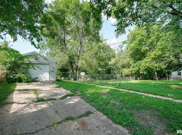 2819 W SEIBOLD Street, Peoria, IL 61605