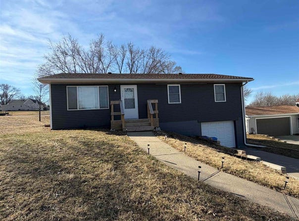 750 Main St, Akron, IA 51001
